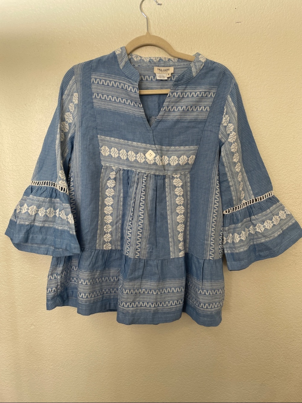 Tru Luxe Jeans Blue and White Boho Cottagecore Blouse 100% Cotton 22x26
